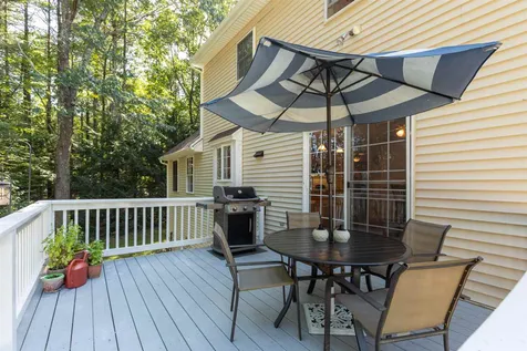 2 Chapman Way Exeter NH 03833