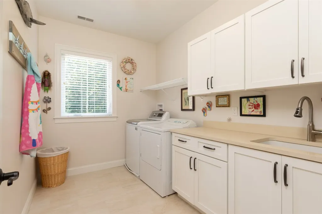 2 Sanctuary Drive Stratham NH 03885