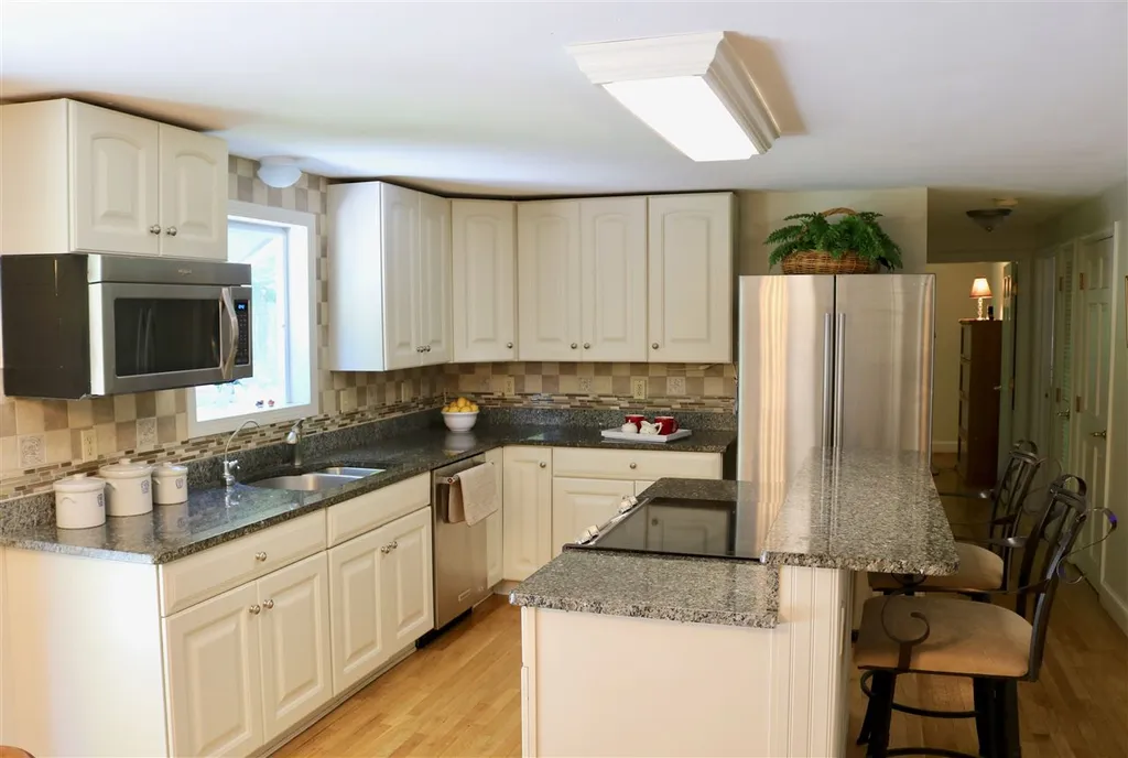 19a Pine Road North Hampton NH 03862