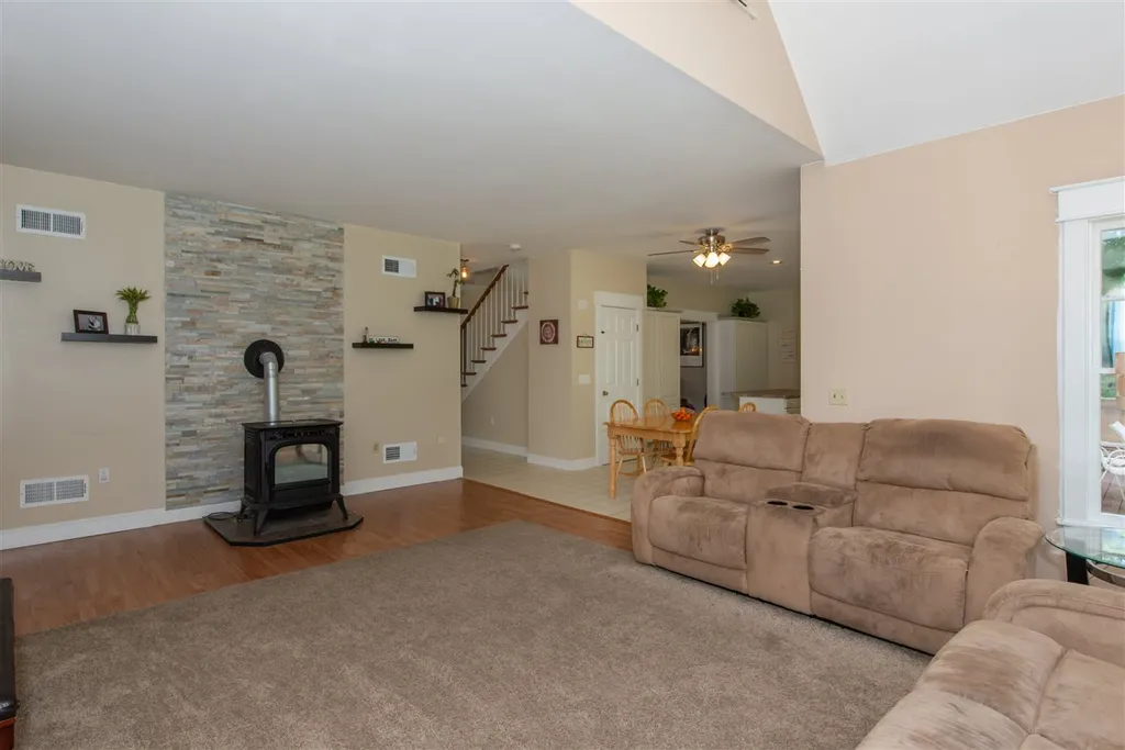 9 Christopher Lane Pelham NH 03076