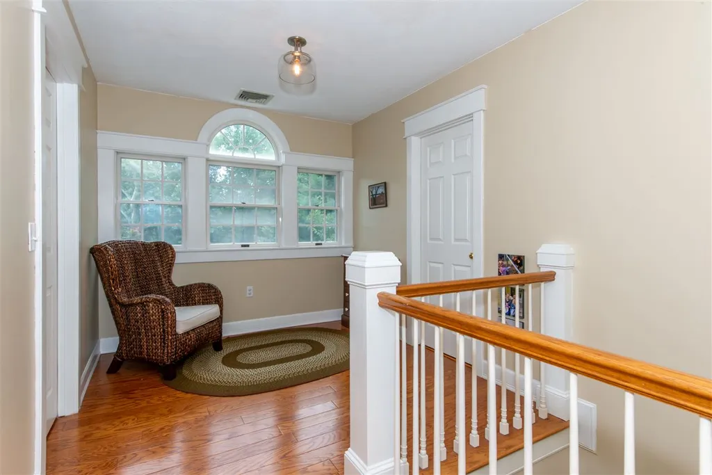 9 Christopher Lane Pelham NH 03076