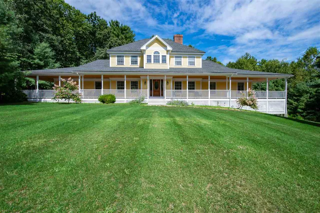 9 Christopher Lane Pelham NH 03076