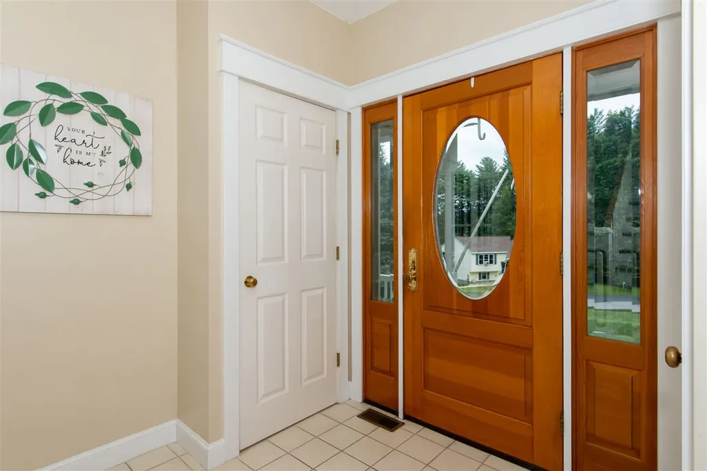 9 Christopher Lane Pelham NH 03076