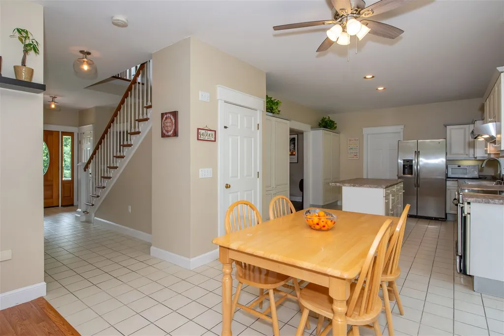 9 Christopher Lane Pelham NH 03076