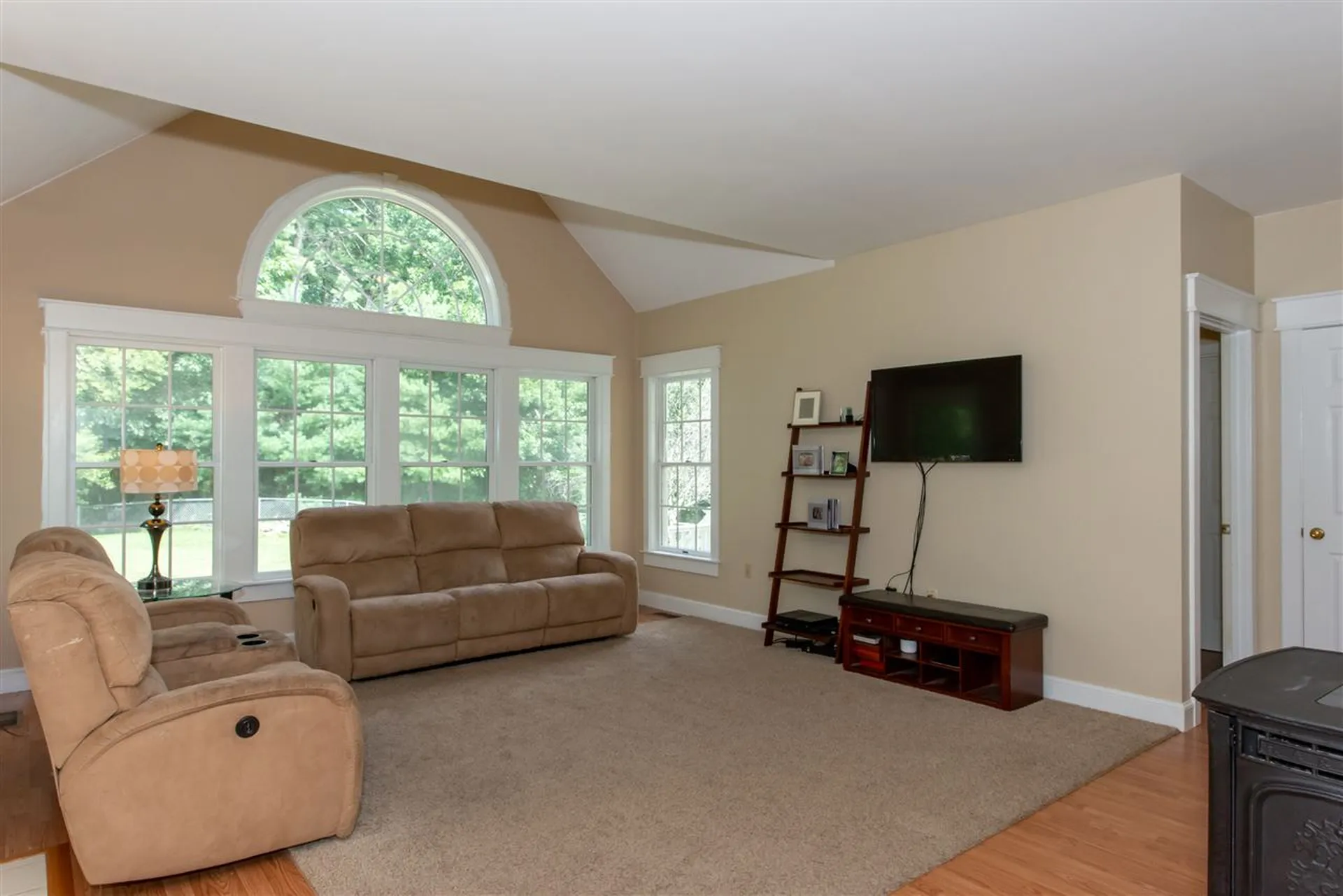 9 Christopher Lane Pelham NH 03076