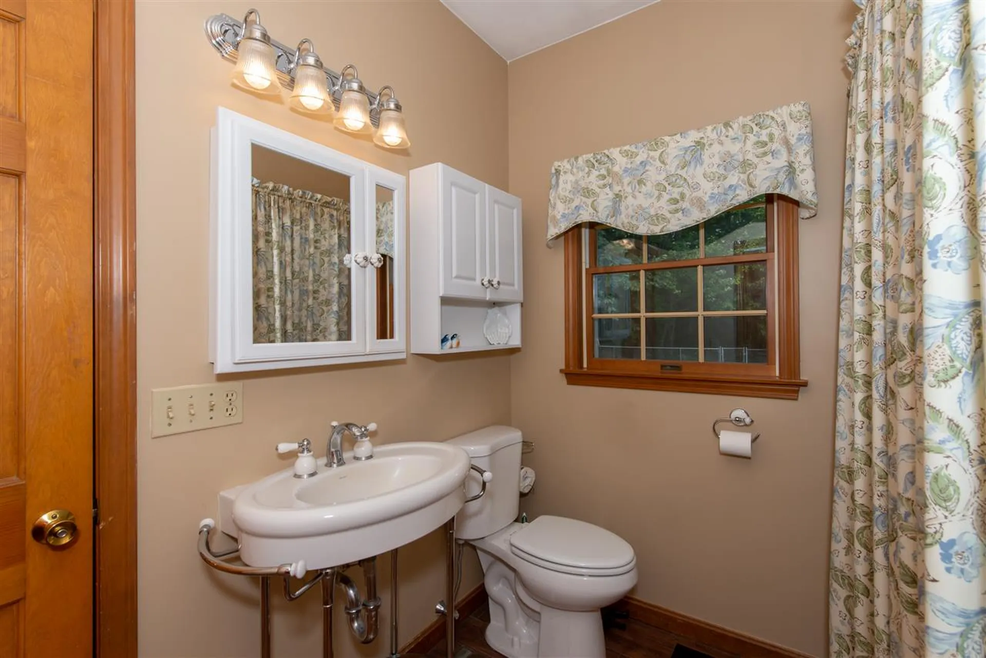 9 Christopher Lane Pelham NH 03076