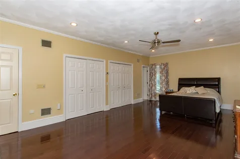 9 Christopher Lane Pelham NH 03076