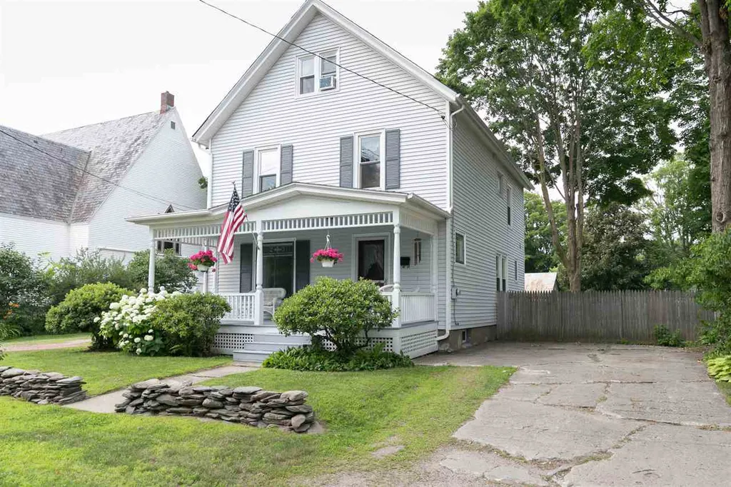 2 Grove Street Essex VT 05452