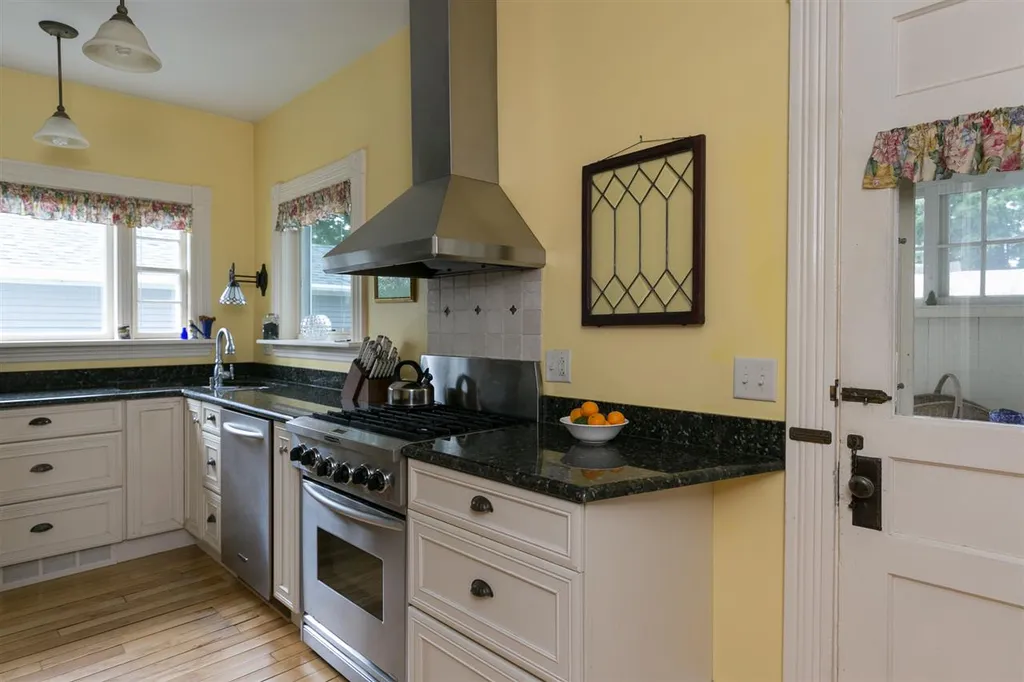 2 Grove Street Essex VT 05452