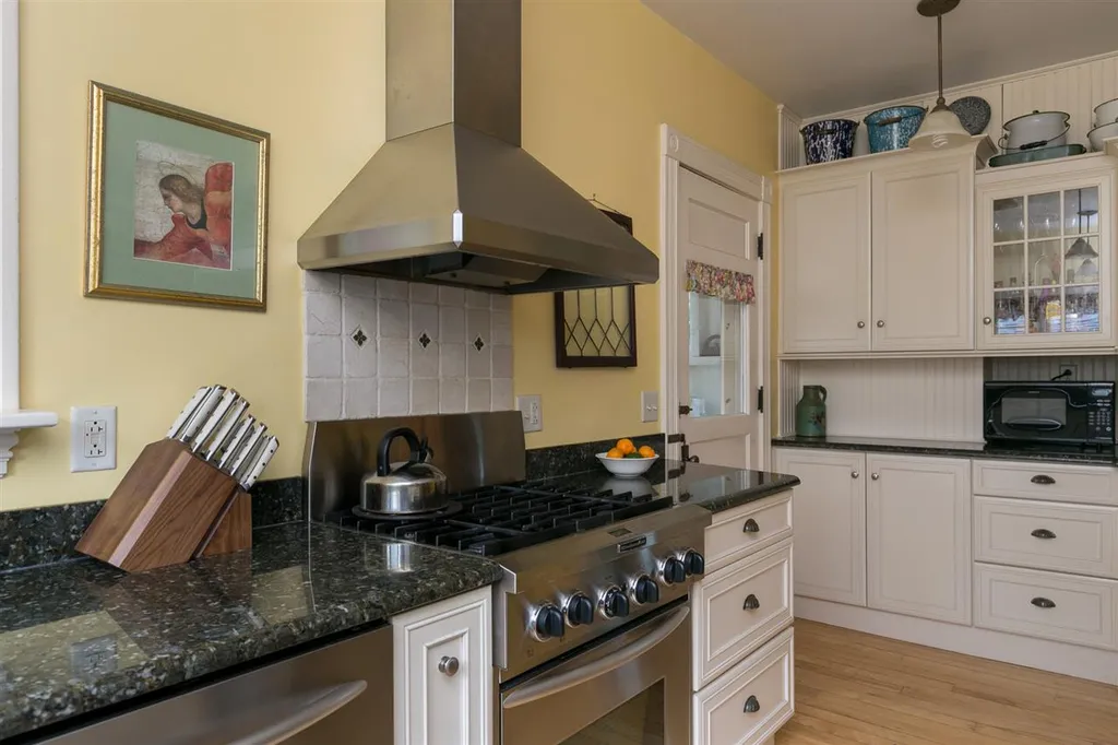2 Grove Street Essex VT 05452