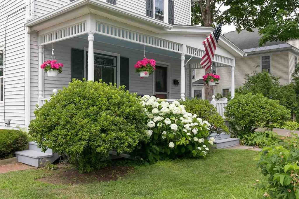 2 Grove Street Essex VT 05452