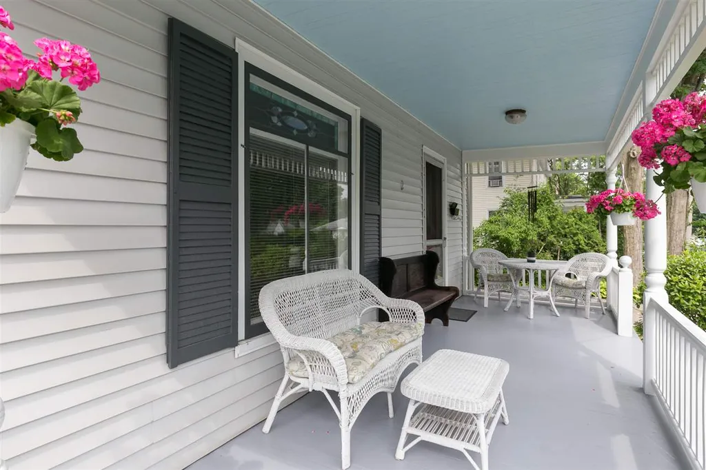 2 Grove Street Essex VT 05452