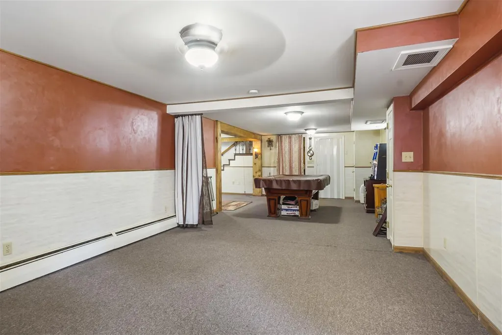 4 Crestwood Circle Salem NH 03079