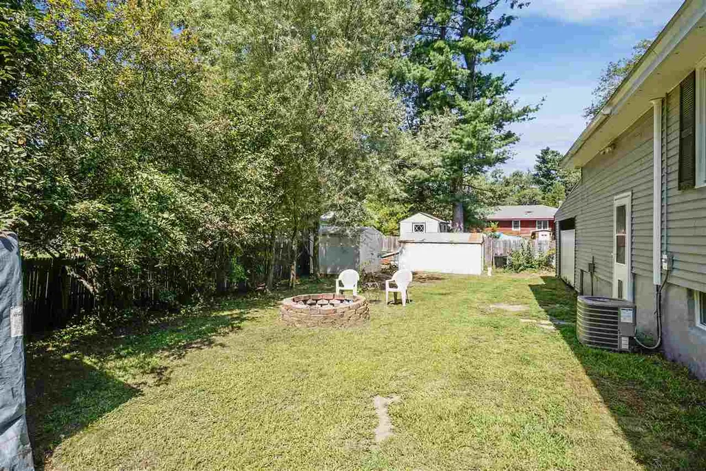 4 Crestwood Circle Salem NH 03079