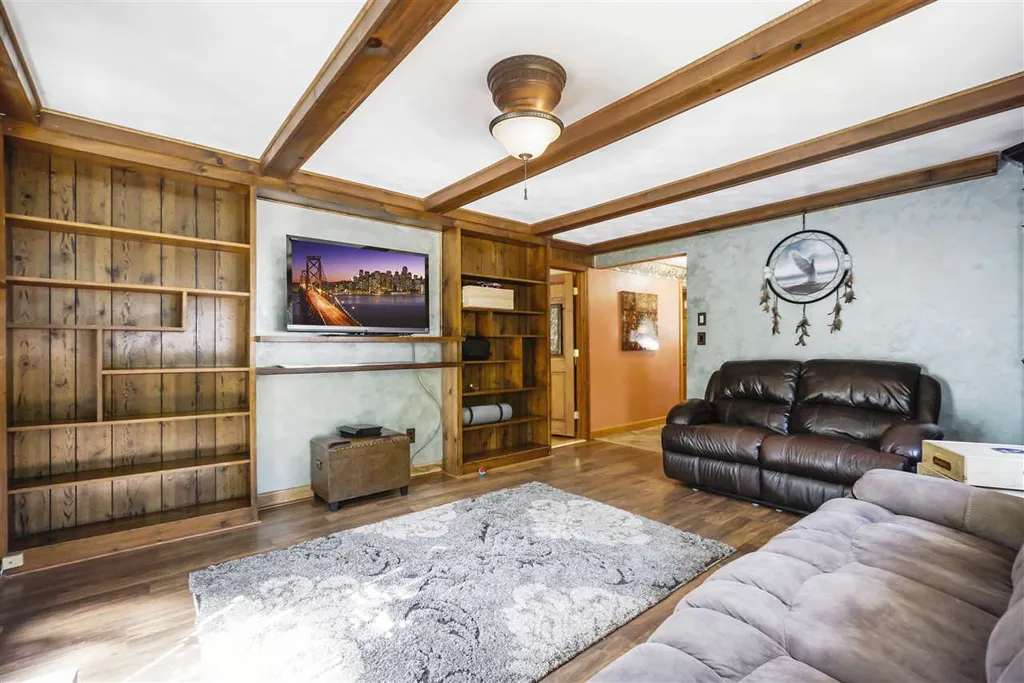 4 Crestwood Circle Salem NH 03079