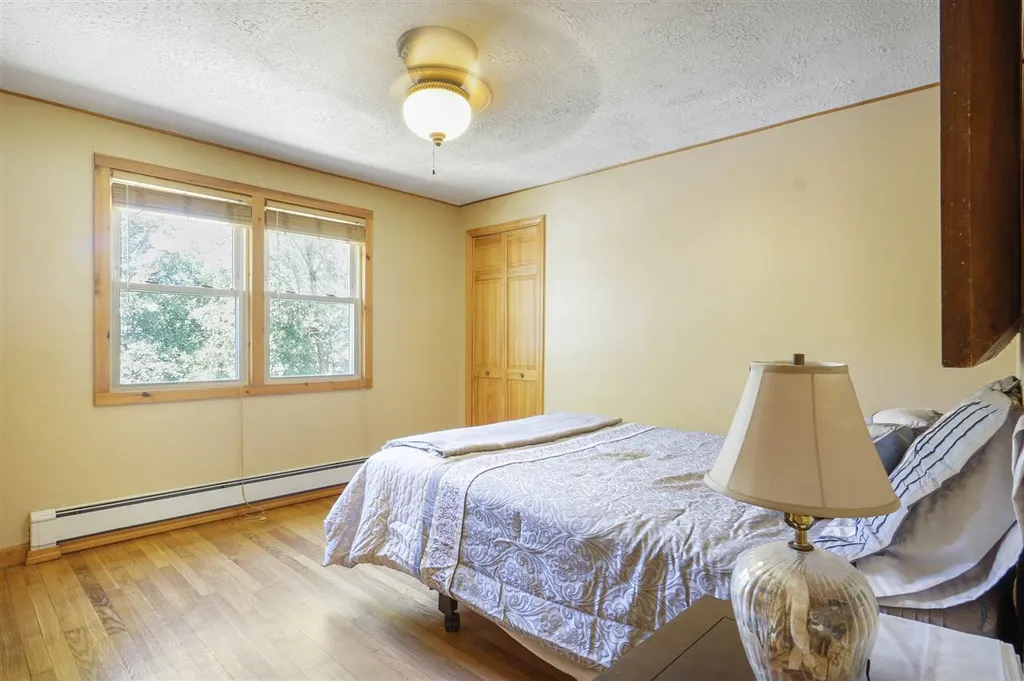 4 Crestwood Circle Salem NH 03079