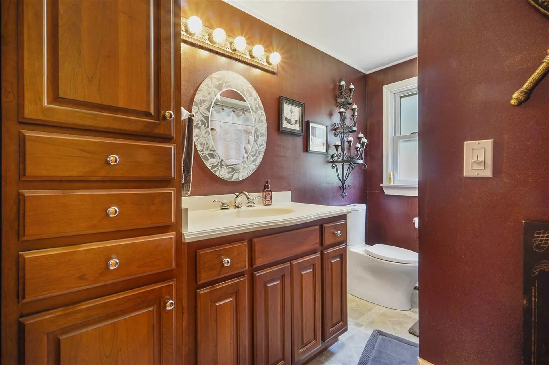 4 Crestwood Circle Salem NH 03079
