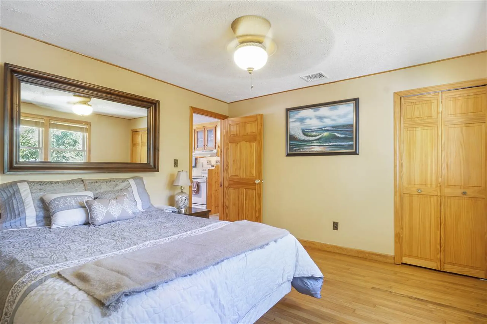 4 Crestwood Circle Salem NH 03079