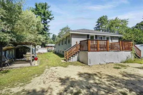4 Crestwood Circle Salem NH 03079