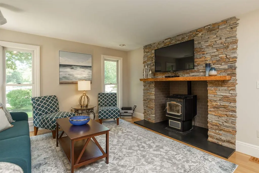 186 West Road Rye NH 03870