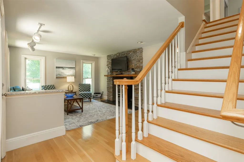 186 West Road Rye NH 03870