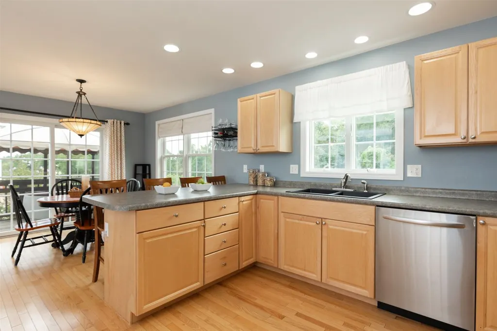 53 Shaws Lane Dover NH 03820