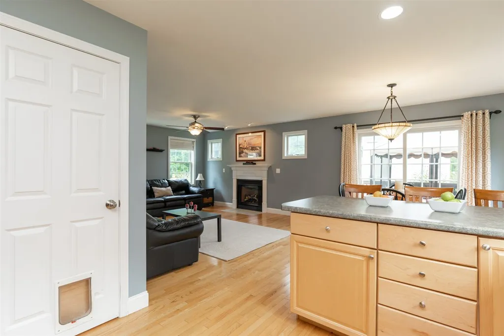 53 Shaws Lane Dover NH 03820