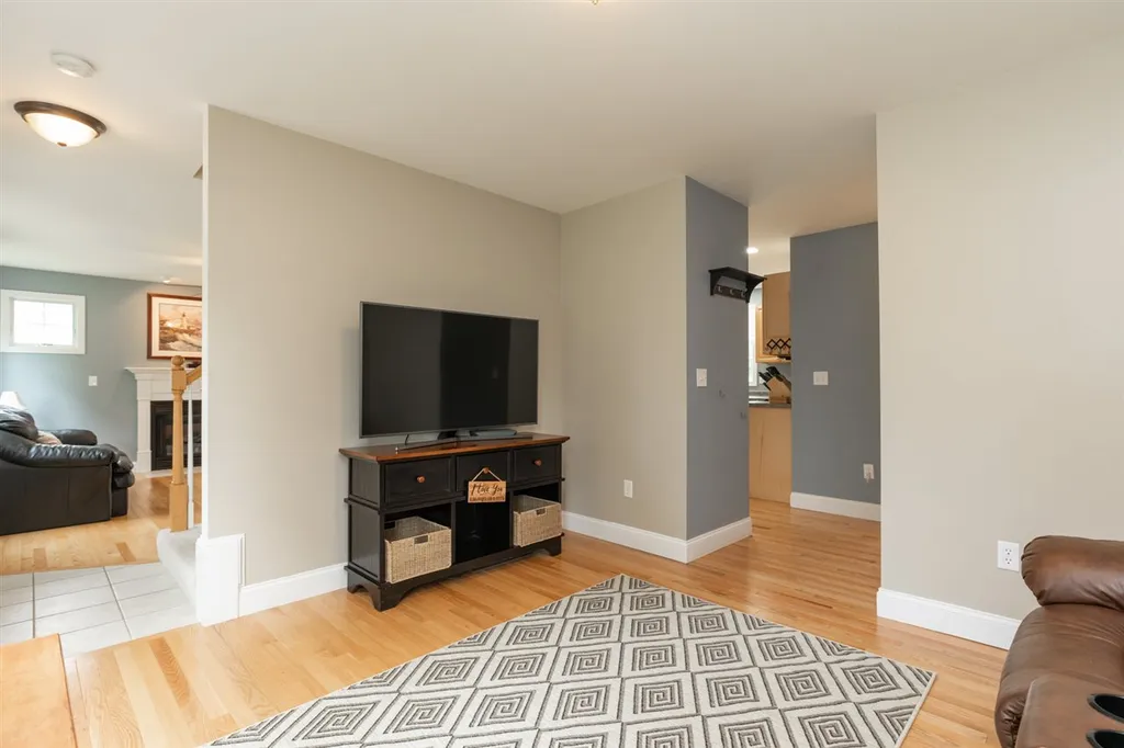 53 Shaws Lane Dover NH 03820