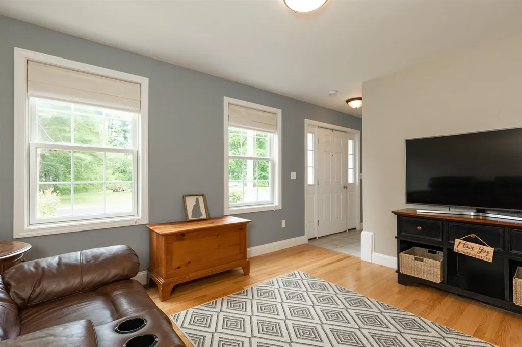53 Shaws Lane Dover NH 03820