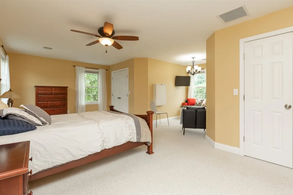 53 Shaws Lane Dover NH 03820