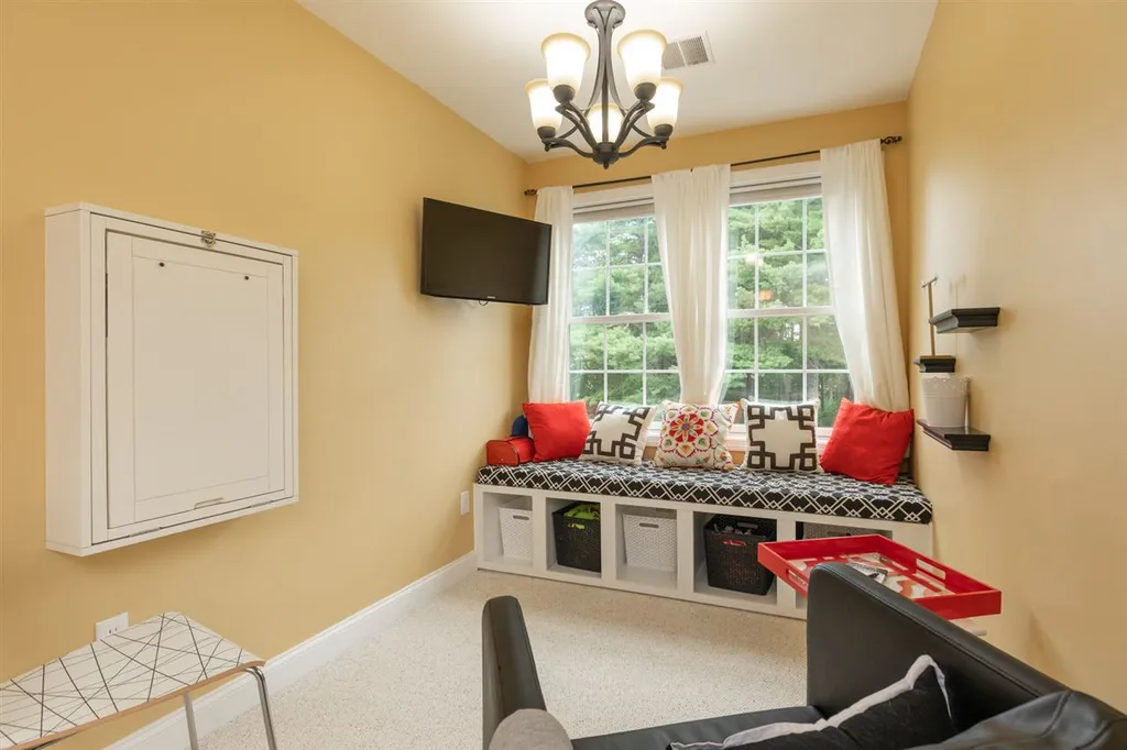53 Shaws Lane Dover NH 03820