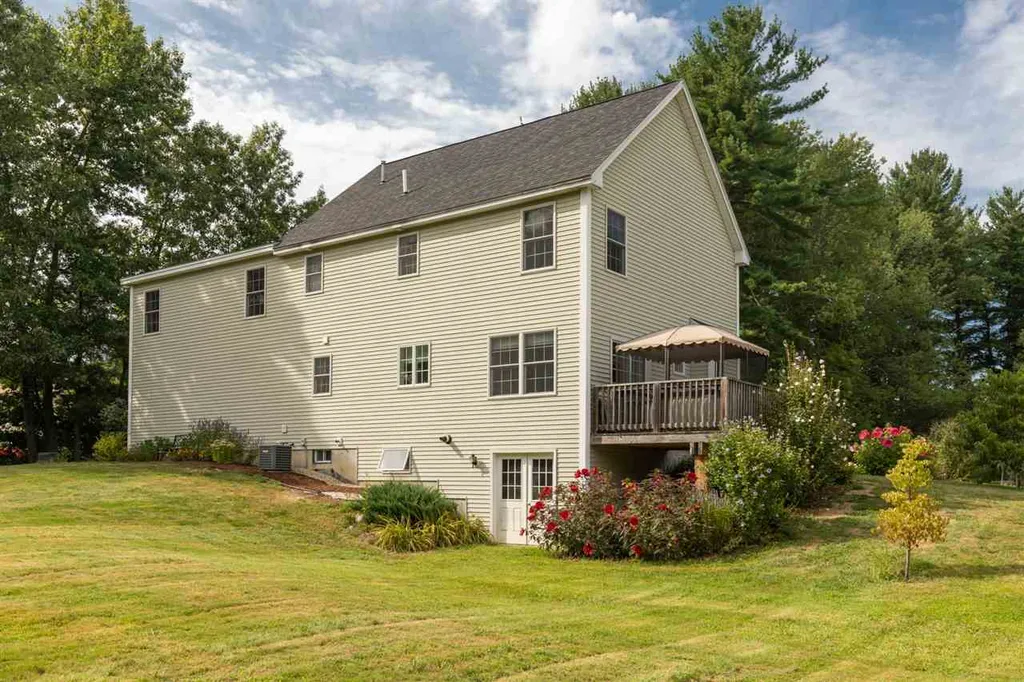 53 Shaws Lane Dover NH 03820