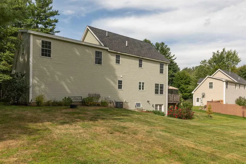 53 Shaws Lane Dover NH 03820