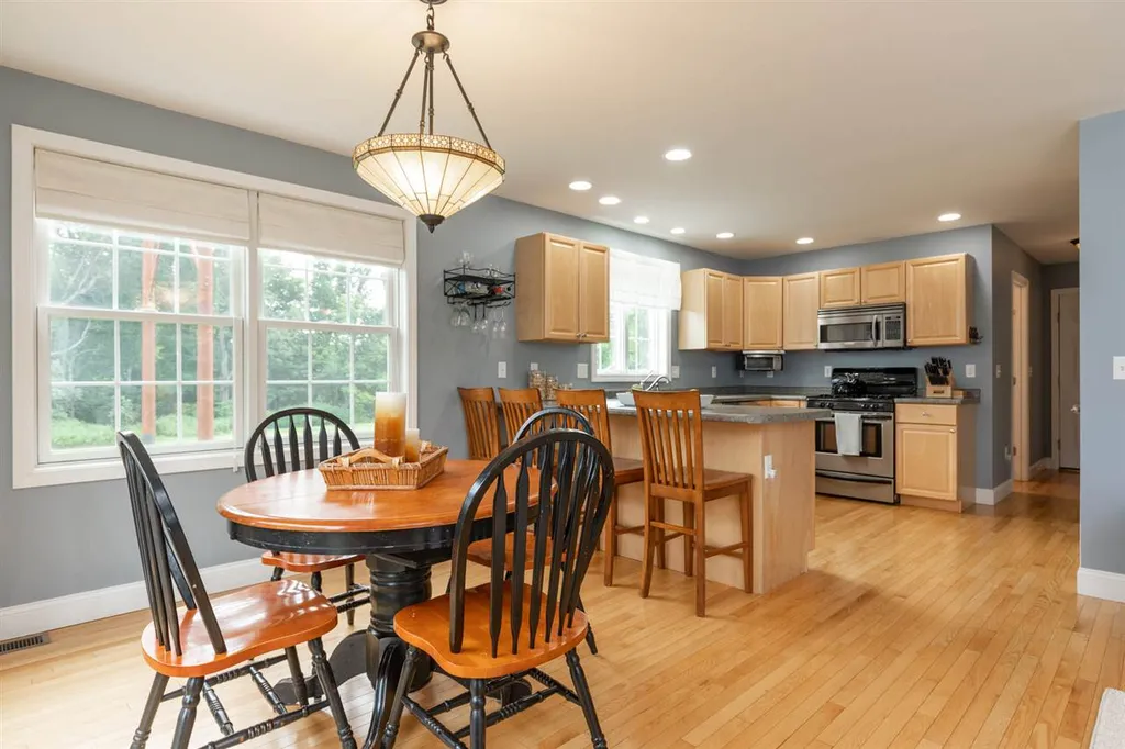 53 Shaws Lane Dover NH 03820