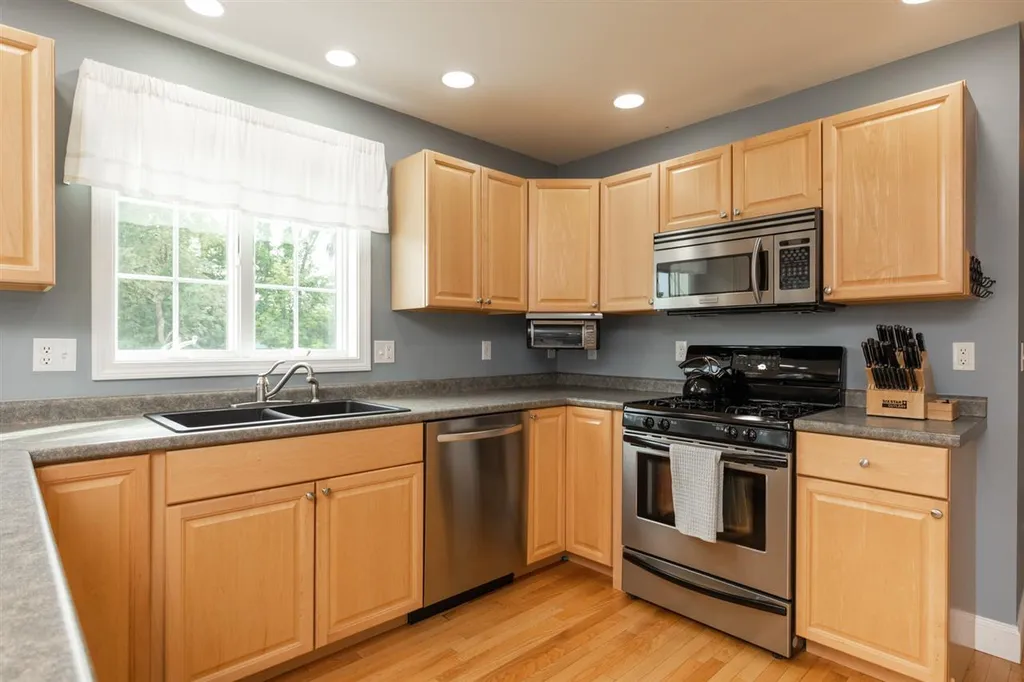 53 Shaws Lane Dover NH 03820