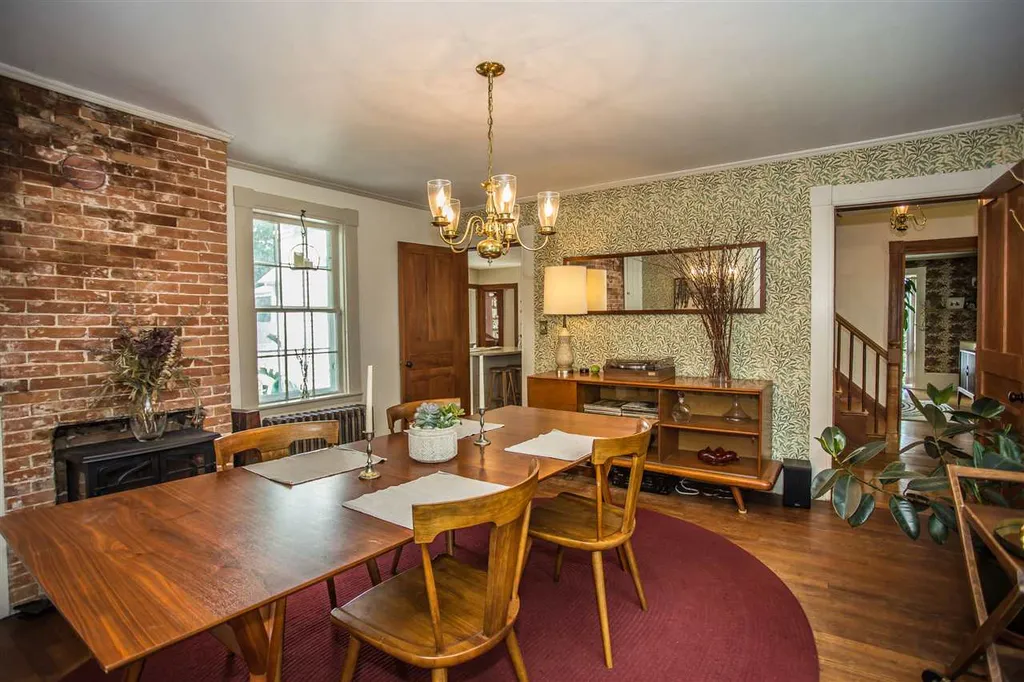 23 Pine Street Peterborough NH 03458