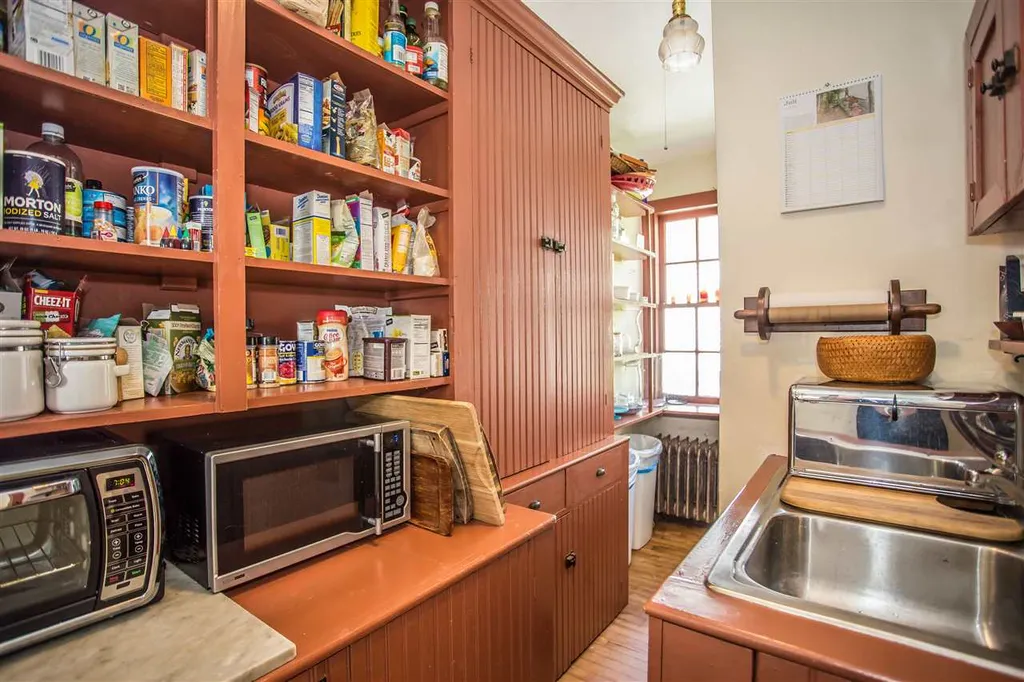 23 Pine Street Peterborough NH 03458