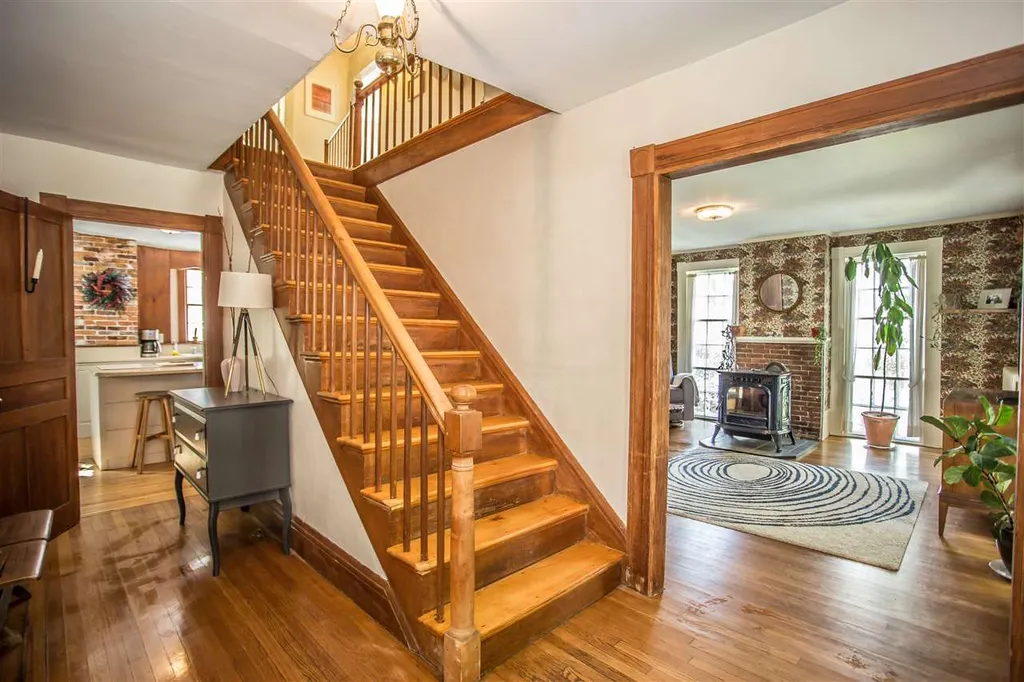 23 Pine Street Peterborough NH 03458