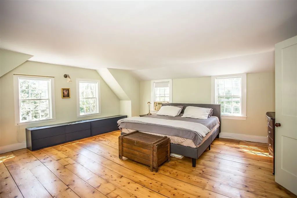 23 Pine Street Peterborough NH 03458