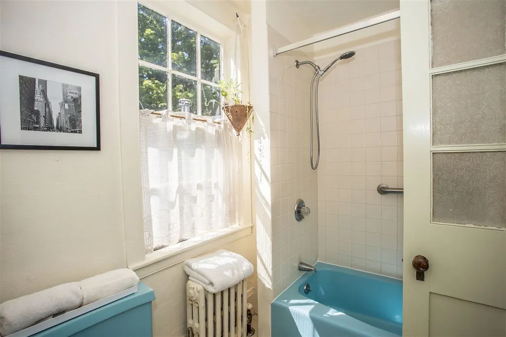 23 Pine Street Peterborough NH 03458