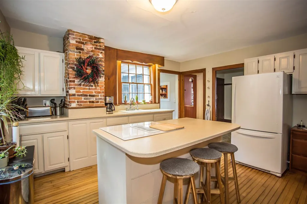 23 Pine Street Peterborough NH 03458