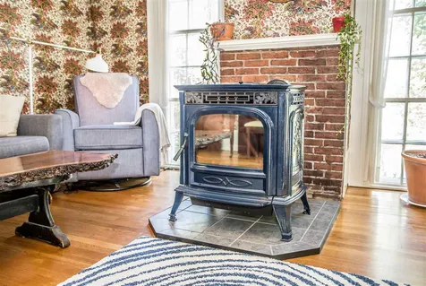 23 Pine Street Peterborough NH 03458