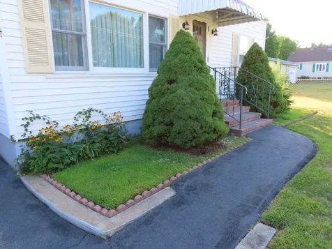 15 Hoover Street Rochester NH 03867