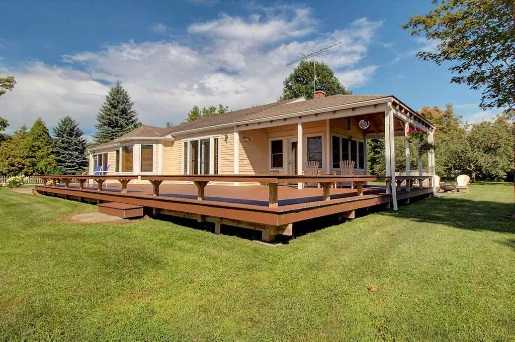 2785 West Shore Road Isle La Motte VT 05463