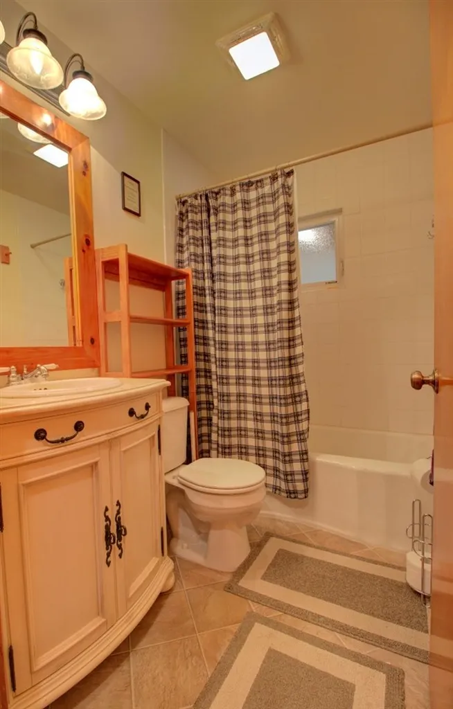 2785 West Shore Road Isle La Motte VT 05463