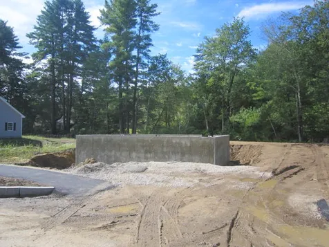 12 Carole Court Rochester NH 03868