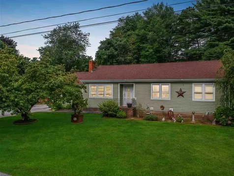 8 Fran Avenue Plaistow NH 03865