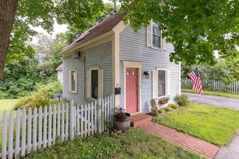 27 Belknap Street Laconia NH 03246