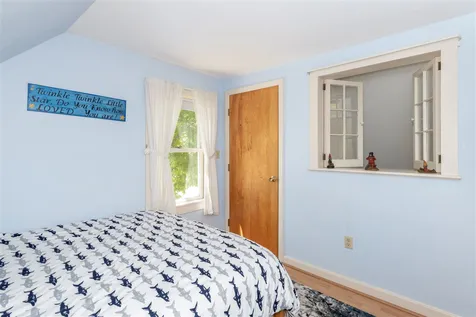 27 Belknap Street Laconia NH 03246