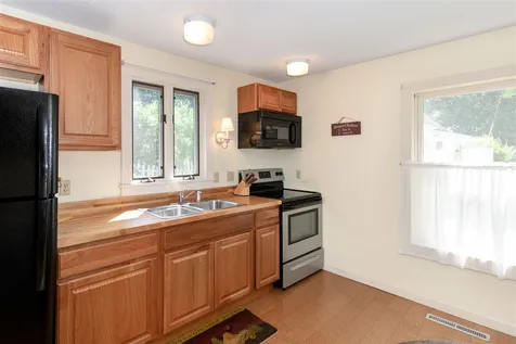 27 Belknap Street Laconia NH 03246
